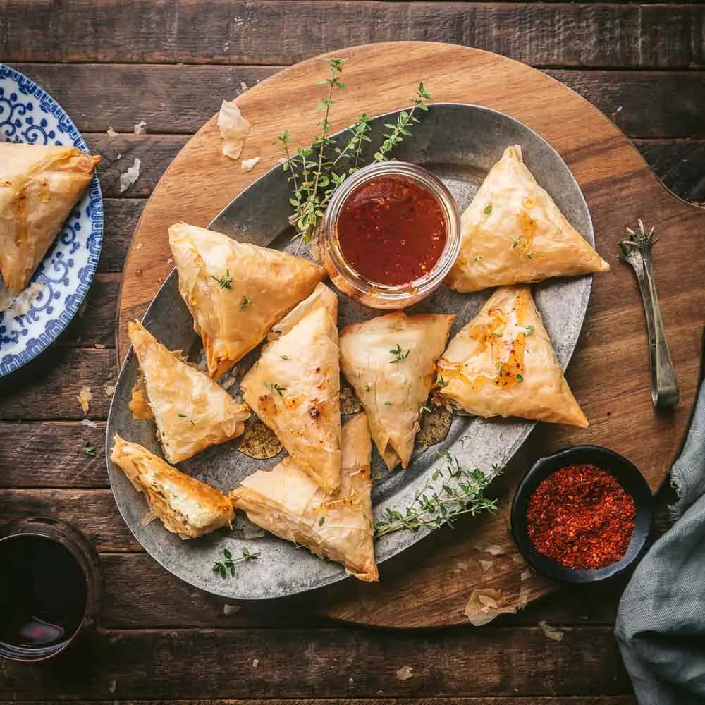 Baked Cheddar Cheese Triangles (Moslase Poniri)